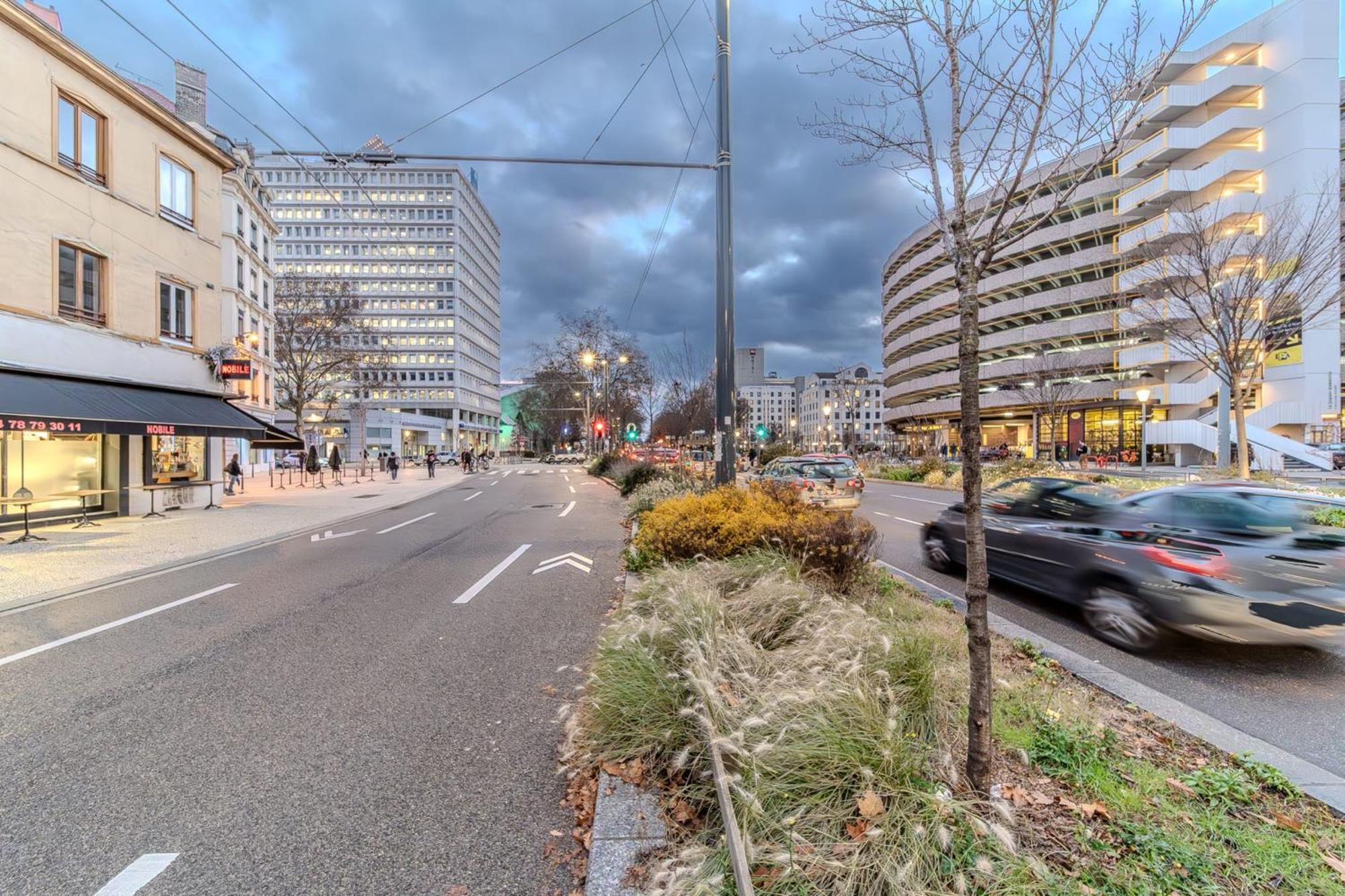 Charming 1-Bedroom Apartment Across From Halles Paul Bocuse & Part-Dieu Lyon Extérieur photo